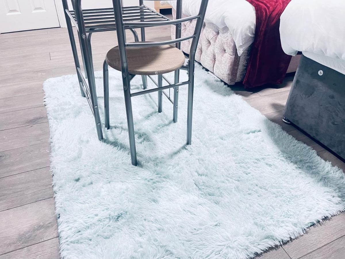 1 Bed Apartment *